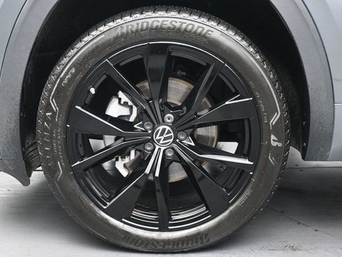 Used 2025 Volkswagen Atlas Cross Sport SEL Premium R-Line AWD/4WD image 36