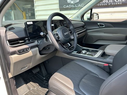 New 2026 Kia Carnival EX FWD image 10