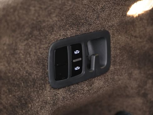Used 2018 Bentley Bentayga AWD/4WD image 77
