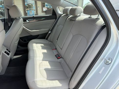 Used 2019 Hyundai Sonata Limited w/ Ultimate Package 02 FWD image 11