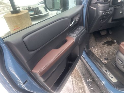 Used 2025 Toyota Land Cruiser image 52