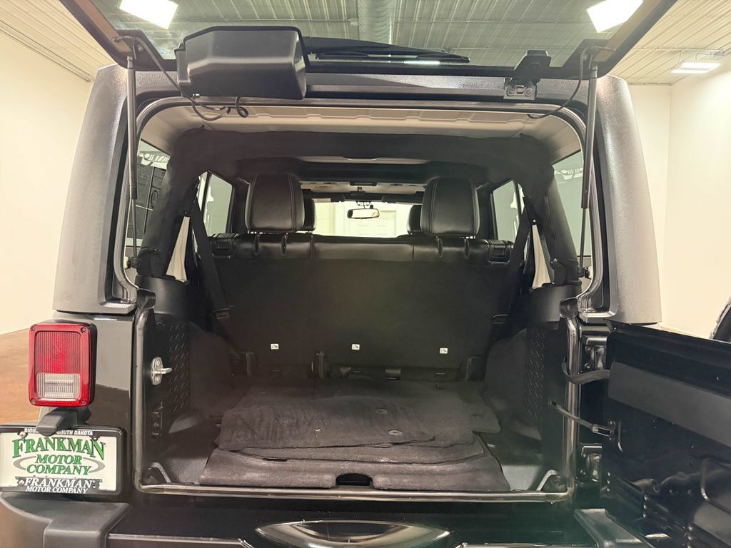 Used 2018 Jeep Wrangler Unlimited Sahara AWD/4WD image 74