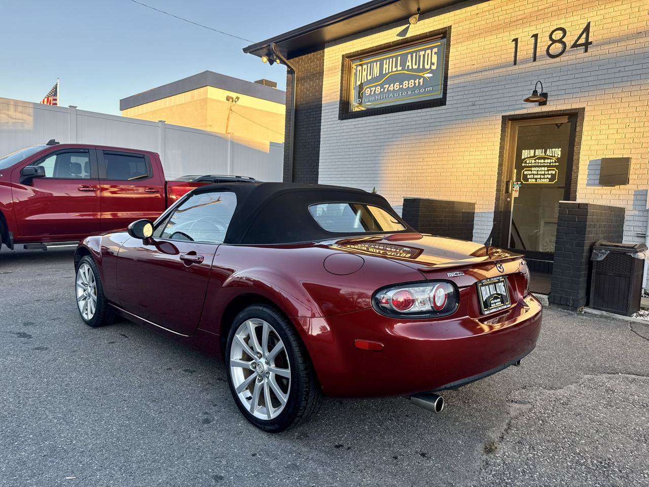 Used 2007 MAZDA MX-5 Miata Touring w/ Suspension Pkg RWD image 6