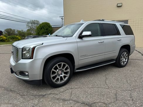 Used 2016 GMC Yukon Denali w/ Open Road Package AWD/4WD image 4
