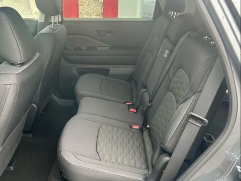 New 2026 Nissan Pathfinder SV image 8