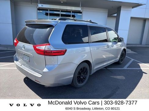 Used 2016 Toyota Sienna XLE Premium AWD/4WD image 3