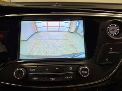 Used 2019 Buick Envision Essence image 17