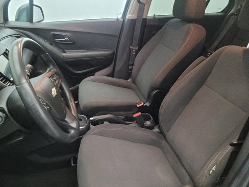 Used 2019 Chevrolet Trax LS w/ Tint and Cruise Package image 17