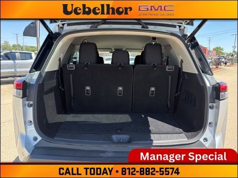 Used 2025 Nissan Pathfinder SV AWD/4WD image 12