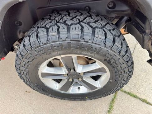 Used 2020 Jeep Wrangler Unlimited Sahara AWD/4WD image 13