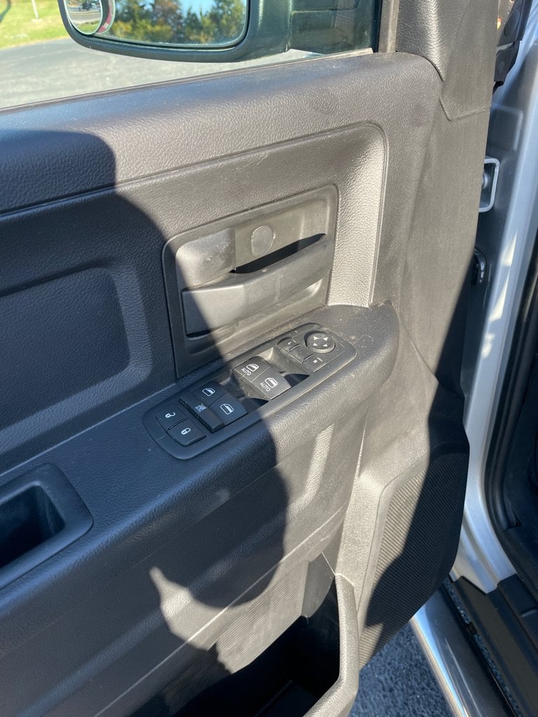 Used 2015 RAM 1500 Express AWD/4WD image 11