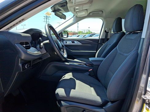 Certified 2025 Ford Explorer Active AWD/4WD image 10