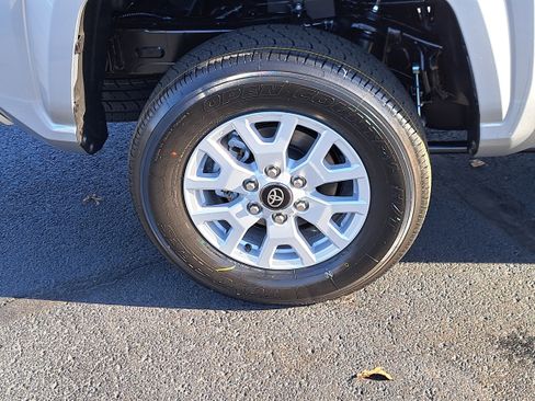 New 2025 Toyota Tacoma SR5 image 5