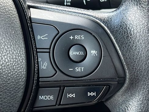 Used 2021 Toyota RAV4 XLE AWD/4WD image 20