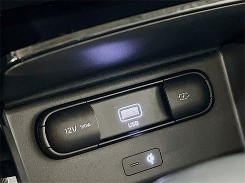 Used 2022 Kia Telluride EX w/ EX Premium Package image 21