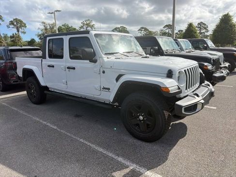 Used 2022 Jeep Gladiator Sport image 1