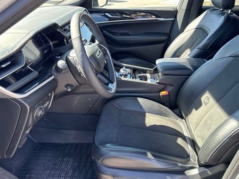 Used 2022 Jeep Grand Cherokee Trailhawk w/ Advanced Protech Group II AWD/4WD image 21