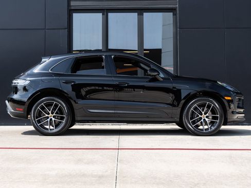Certified 2026 Porsche Macan AWD/4WD image 12