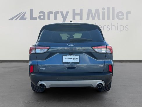 Used 2020 Ford Escape Titanium w/ Titanium Premium Package 2.0 image 4