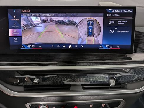 Used 2026 BMW X7 xDrive40i w/ M Sport Package AWD/4WD image 26