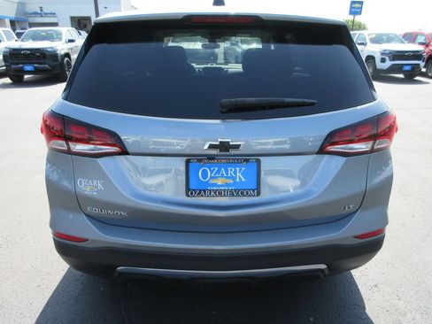 Used 2024 Chevrolet Equinox LT w/ LPO, Floor Liner Package FWD image 4