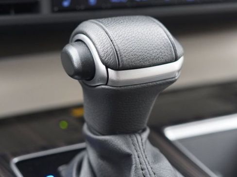 Used 2023 Toyota Sienna Limited image 26