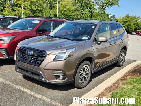 Certified 2023 Subaru Forester Premium AWD/4WD image 1