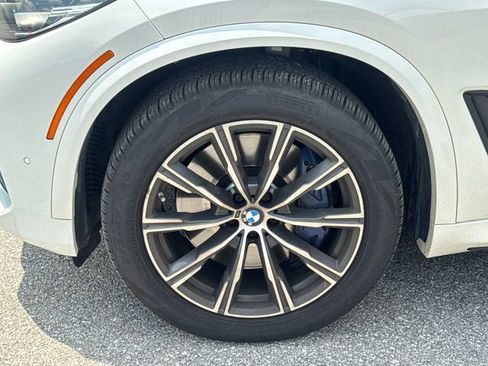 Used 2021 BMW X5 M50i AWD/4WD image 25