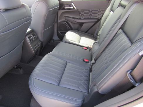 New 2026 Mitsubishi Outlander SEL FWD image 16