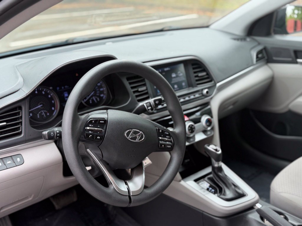 Used 2019 Hyundai Elantra SEL FWD image 11