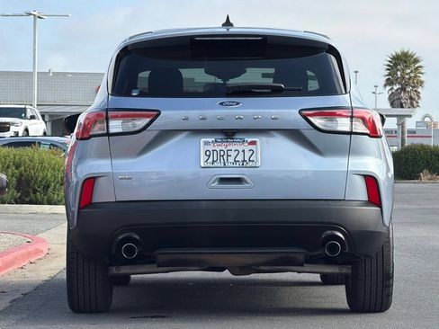 Used 2022 Ford Escape SE w/ SE Sport Appearance Package FWD image 5