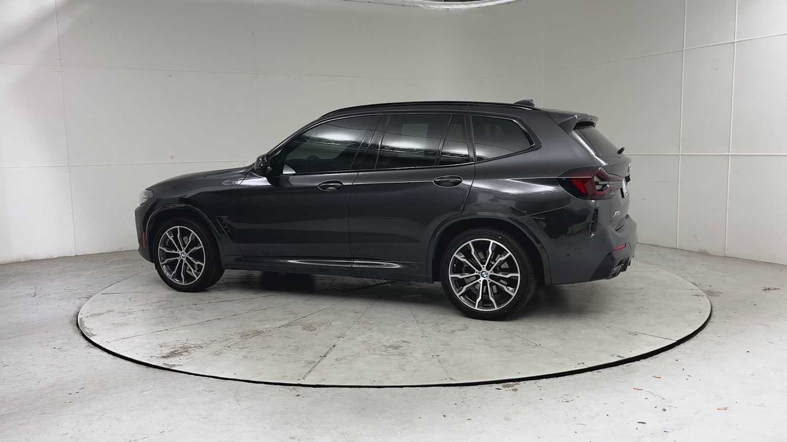 Used 2023 BMW X3 xDrive30i w/ M Sport Package AWD/4WD image 4