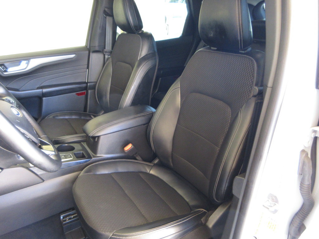 Used 2025 Ford Escape SE FWD image 12