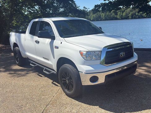 Used 2011 Toyota Tundra 2WD Double Cab w/ Tow Pkg image 2