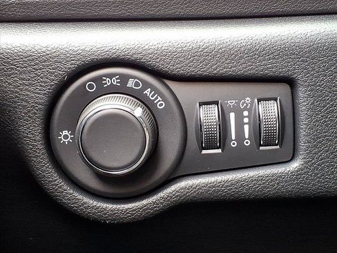New 2026 Chrysler Voyager LX FWD image 12