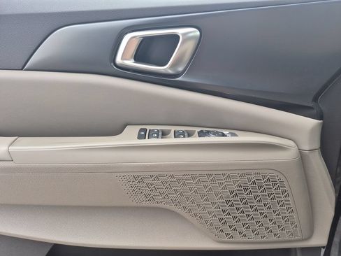 New 2026 Kia Carnival LX FWD image 6