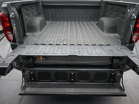 Used 2022 GMC Sierra 1500 Elevation w/ X31 Off-Road Package AWD/4WD image 11