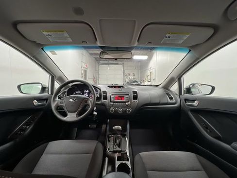 Used 2017 Kia Forte LX image 17