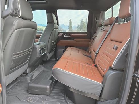 New 2026 GMC Sierra 2500 Denali Ultimate w/ LPO, Black Badging Package image 31