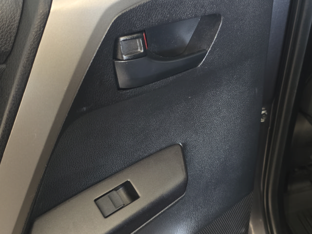 Used 2018 Toyota RAV4 LE w/ All Weather Liner Package FWD image 23