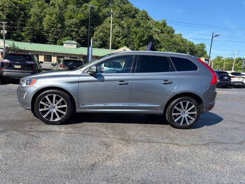 Used 2017 Volvo XC60 T6 Inscription w/ Climate Package AWD/4WD image 6