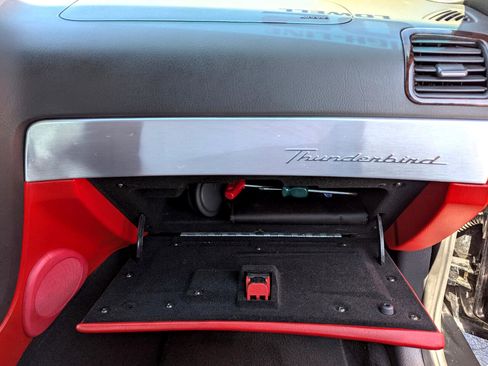 Used 2002 Ford Thunderbird image 40