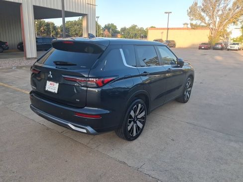 Used 2025 Mitsubishi Outlander SE AWD/4WD image 7
