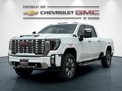 New 2026 GMC Sierra 2500 Denali w/ Denali Reserve Package AWD/4WD image 7