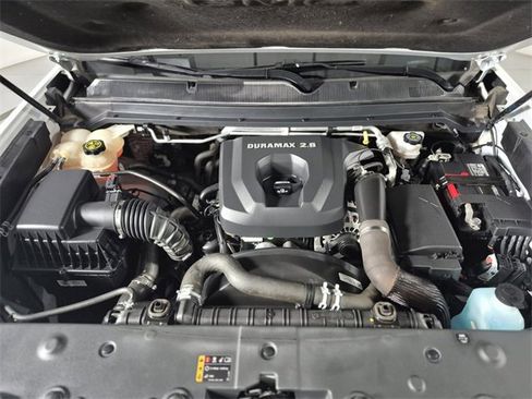 Used 2018 GMC Canyon Denali image 8