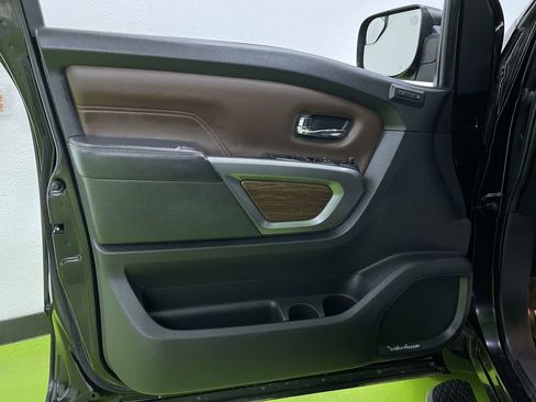 Used 2017 Nissan Titan Platinum Reserve image 17