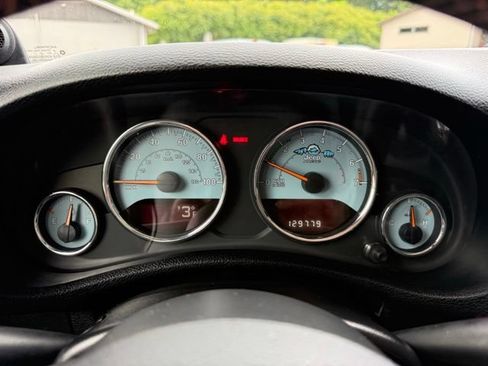 Used 2012 Jeep Wrangler Unlimited Sahara AWD/4WD image 31