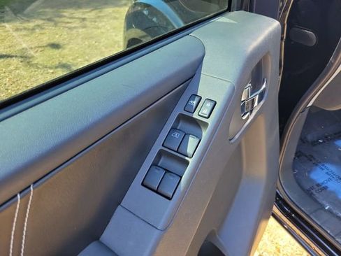 Used 2020 Nissan Frontier PRO-4X w/ Pro-4x Utility Package image 9