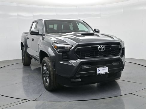 Used 2024 Toyota Tacoma TRD Sport w/ TRD Sport Upgrade Package AWD/4WD image 28