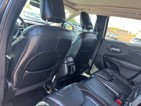 Used 2014 Jeep Cherokee Trailhawk w/ Comfort/Convenience Group AWD/4WD image 30